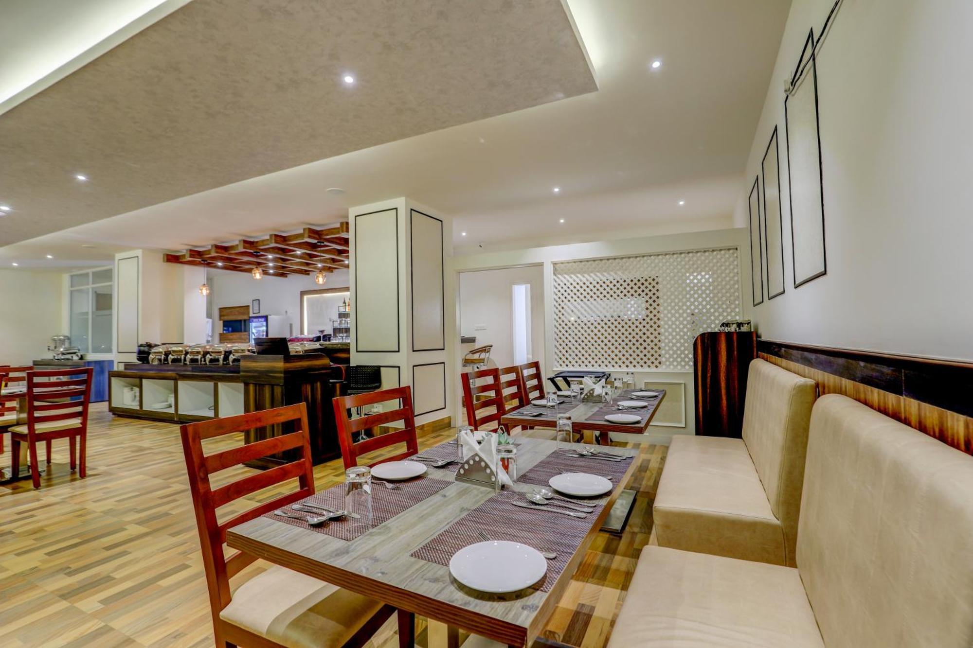 Banari Regency By Summit Hotel Namchi Buitenkant foto