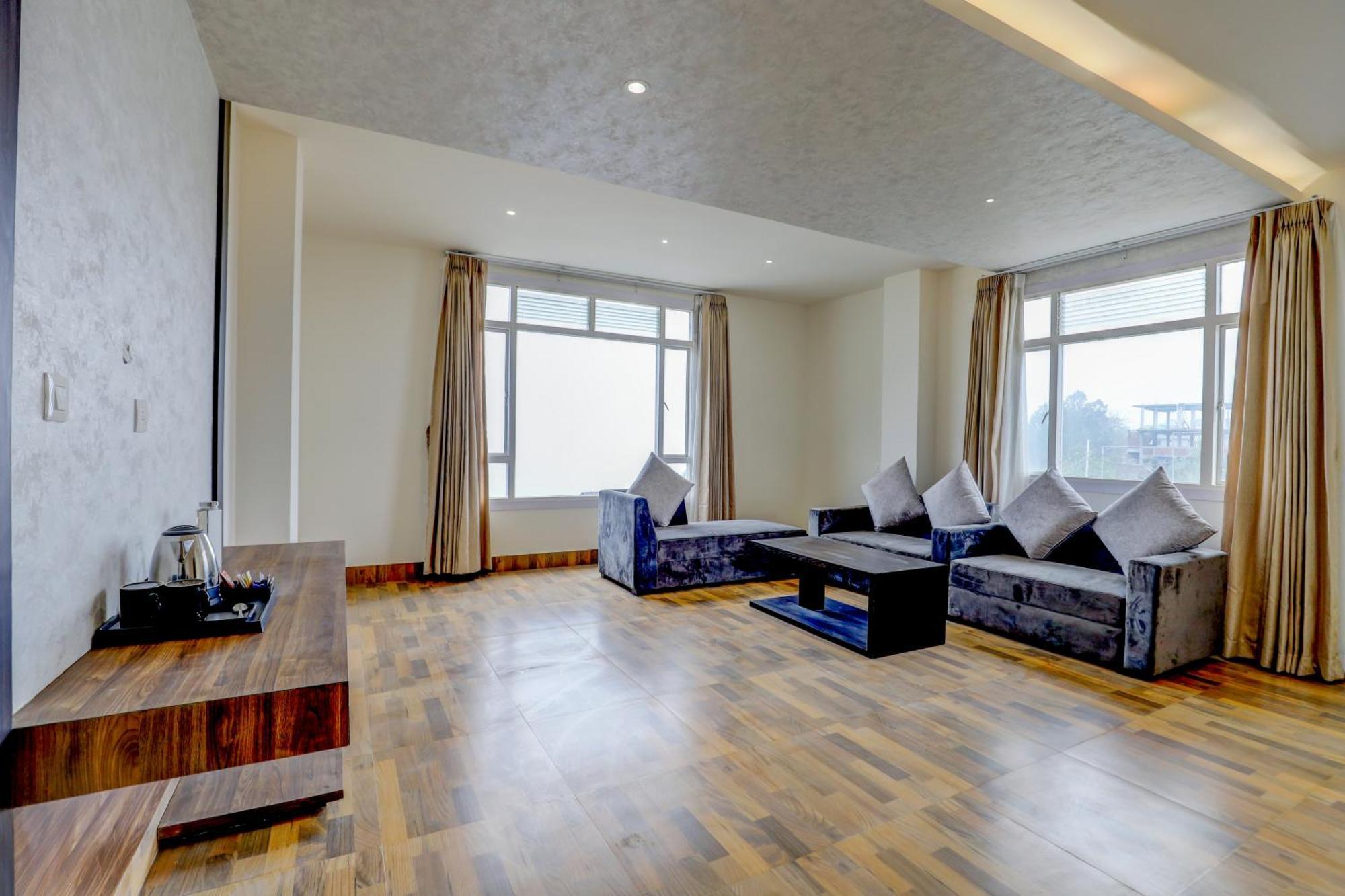 Banari Regency By Summit Hotel Namchi Buitenkant foto